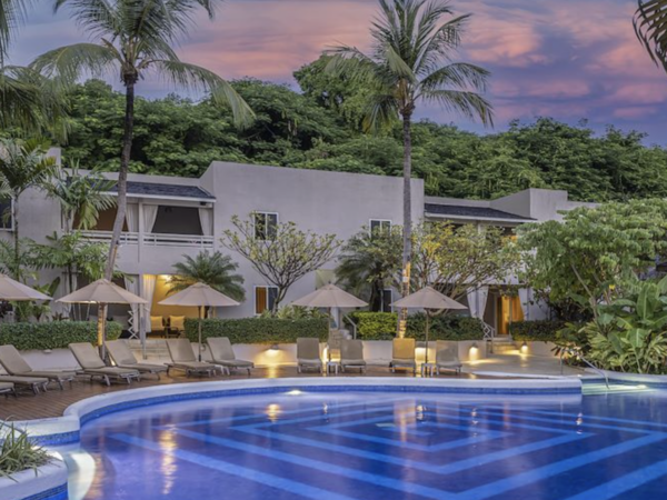 Waves Hotel & Spa by Elegant Hotels